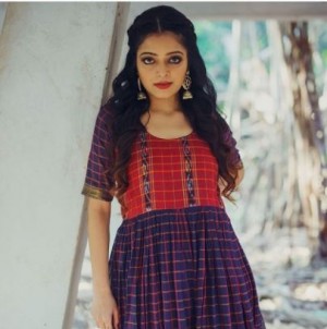 Janani Iyer (aka) Janani