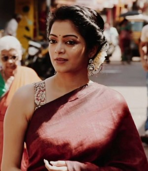 Janani Iyer (aka) Janani