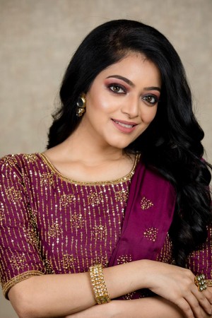 Janani Iyer (aka) Janani