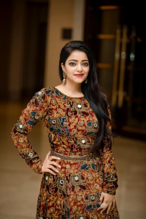 Janani Iyer (aka) Janani