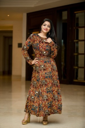 Janani Iyer (aka) Janani