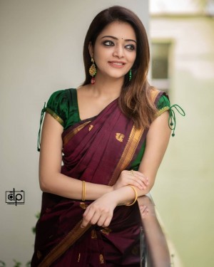 Janani Iyer (aka) Janani