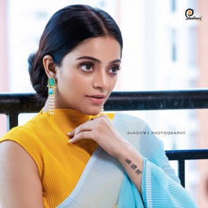 Janani Iyer (aka) Janani