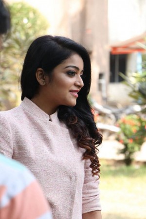 Janani Iyer (aka) Janani