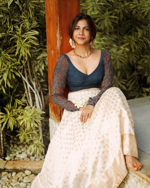 Madonna Sebastian (aka) MadonnaSebastian