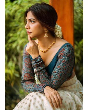 Madonna Sebastian (aka) MadonnaSebastian