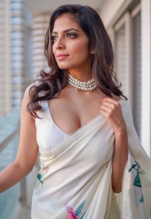 Malavika Mohanan (aka) MalavikaMohanan