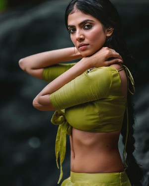 Malavika Mohanan (aka) MalavikaMohanan