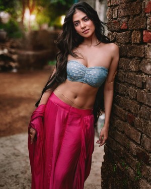 Malavika Mohanan (aka) MalavikaMohanan