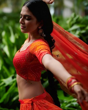 Malavika Mohanan (aka) MalavikaMohanan