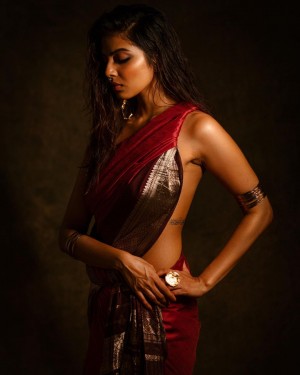 Malavika Mohanan (aka) MalavikaMohanan