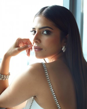 Malavika Mohanan (aka) MalavikaMohanan