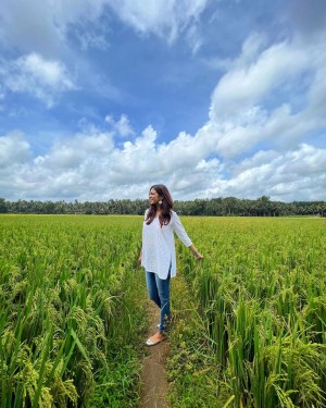 Malavika Mohanan (aka) MalavikaMohanan