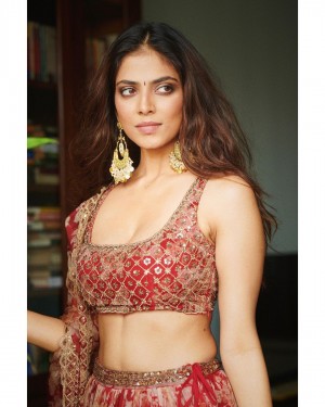 Malavika Mohanan (aka) MalavikaMohanan