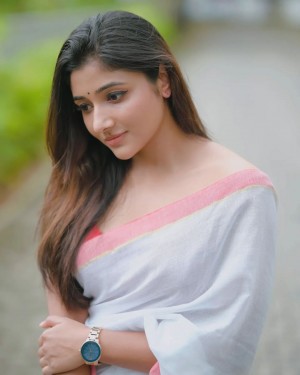 Mirnaa (aka) Mirnaa Menon