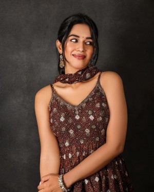 Mirnalini Ravi (aka) Mrinalini