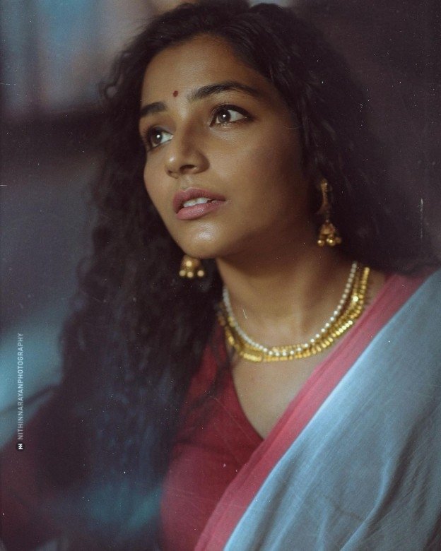 Rajisha Vijayan Photos:Malayalam Actress Hot images,Stills