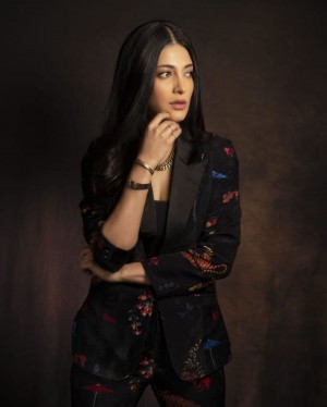 Shruti Haasan (aka) Shruti Hasan