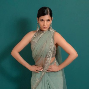 Shruti Haasan (aka) Shruti Hasan