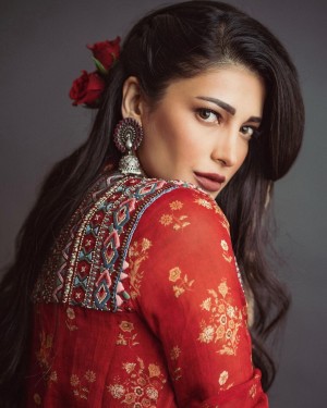 Shruti Haasan (aka) Shruti Hasan