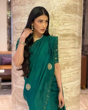 Shruti Haasan (aka) Shruti Hasan