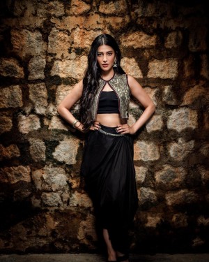 Shruti Haasan (aka) Shruti Hasan