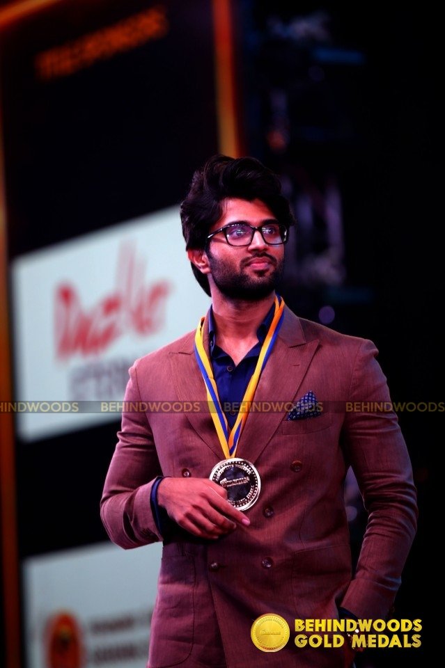 The Candid Photos - Behindwoods Gold Medals 2018 Set 1