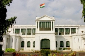 Governor opens Raj Bhavan to public