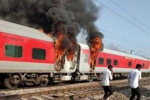 Photo Viral! Major Fire Breaks Out In Express Train; Passengers Panic