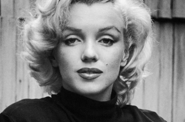 Marilyn Monroe featured on first Playboy cover - News Shots
