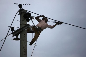 MP attacks an electricity lineman