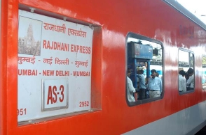 Passengers of Rajdhani Express burgled