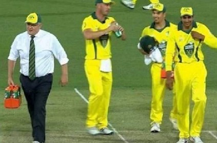 Australian PM Scott Morrison Turns Water Boy During Cricke