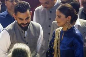 Viral Video: Anushka Sharma Kisses Virat Kohli During Event; Fans Watch On Repeat Mode! 