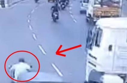 Traffic sub-inspector looked misleading the lorry at Kathipara