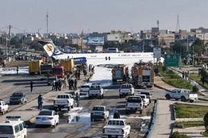 VIDEO: Passenger Plane Lands in the Middle of the Road