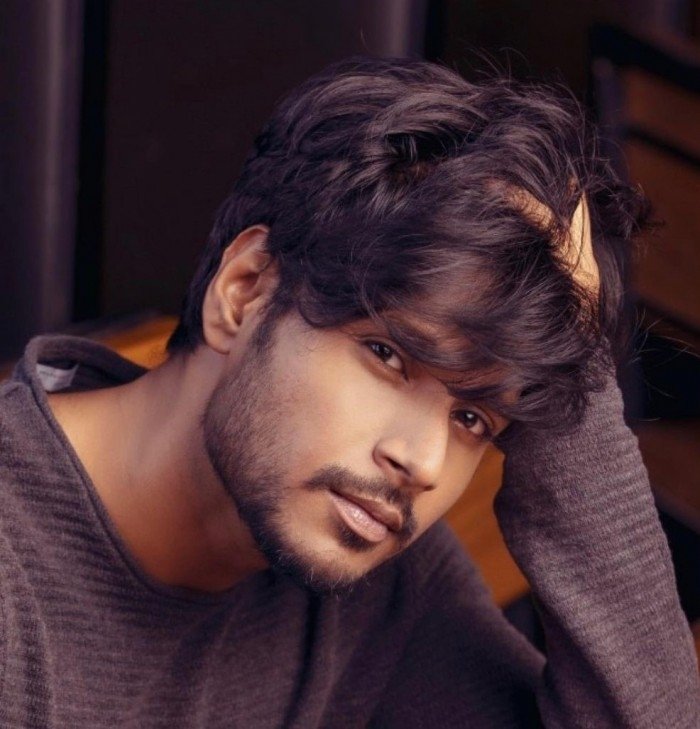 Sundeep Kishan Instagram - For @teach_for_change powered by  @livlifehospitals Outfit: @varunchakkilam Makeup: @officialSandysartistry  Hair: Team Manea Jewellery: @hiyajewellers Footwear: @chinar_by_alisha  Styled by @officialanahita Photo ...