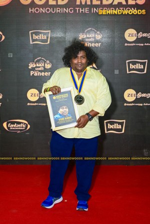 Yogi Babu (aka) YogiBabu