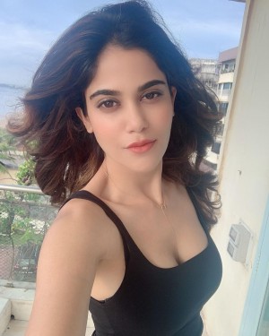 Aaditi Pohankar (aka) Aaditi Pohankarr