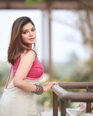 Aathmika (aka) Aathmika Actress