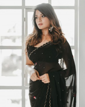 Aathmika (aka) Aathmika Actress