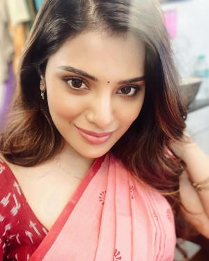 Aathmika (aka) Aathmika Actress