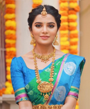 Aathmika (aka) Aathmika Actress