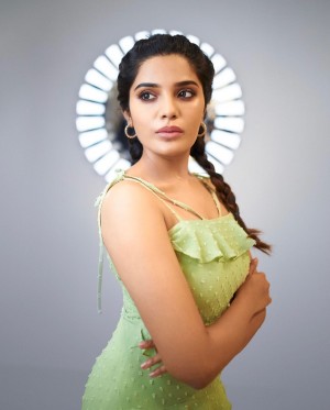 Aathmika (aka) Aathmika Actress