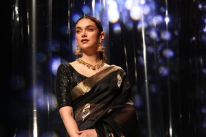 Aditi Rao Hydari (aka) AditiRaoHydari