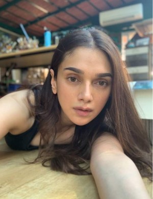 Aditi Rao Hydari (aka) AditiRaoHydari