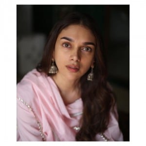 Aditi Rao Hydari (aka) AditiRaoHydari