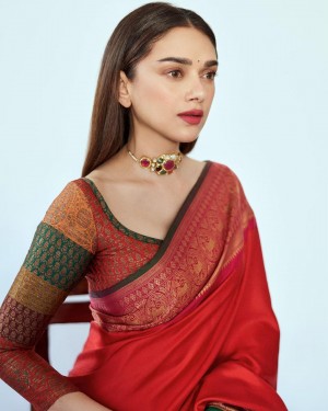 Aditi Rao Hydari (aka) AditiRaoHydari