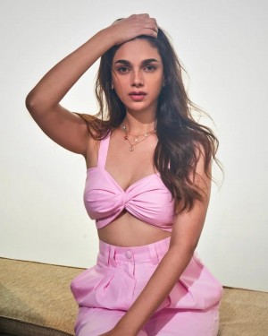 Aditi Rao Hydari (aka) AditiRaoHydari