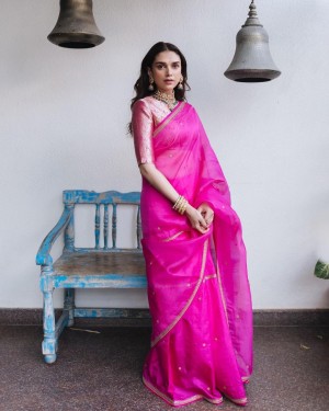 Aditi Rao Hydari (aka) AditiRaoHydari